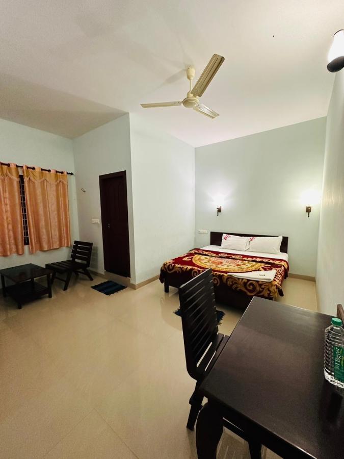 Pkn Homestay Kumily Теккади Экстерьер фото